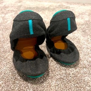 Size 8 grey soft Tieks